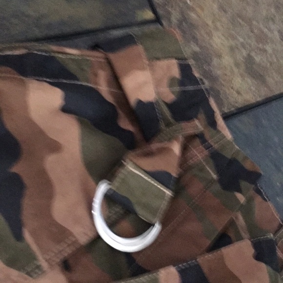 H&M Divided, camouflage skirt size 2 - Picture 3 of 9